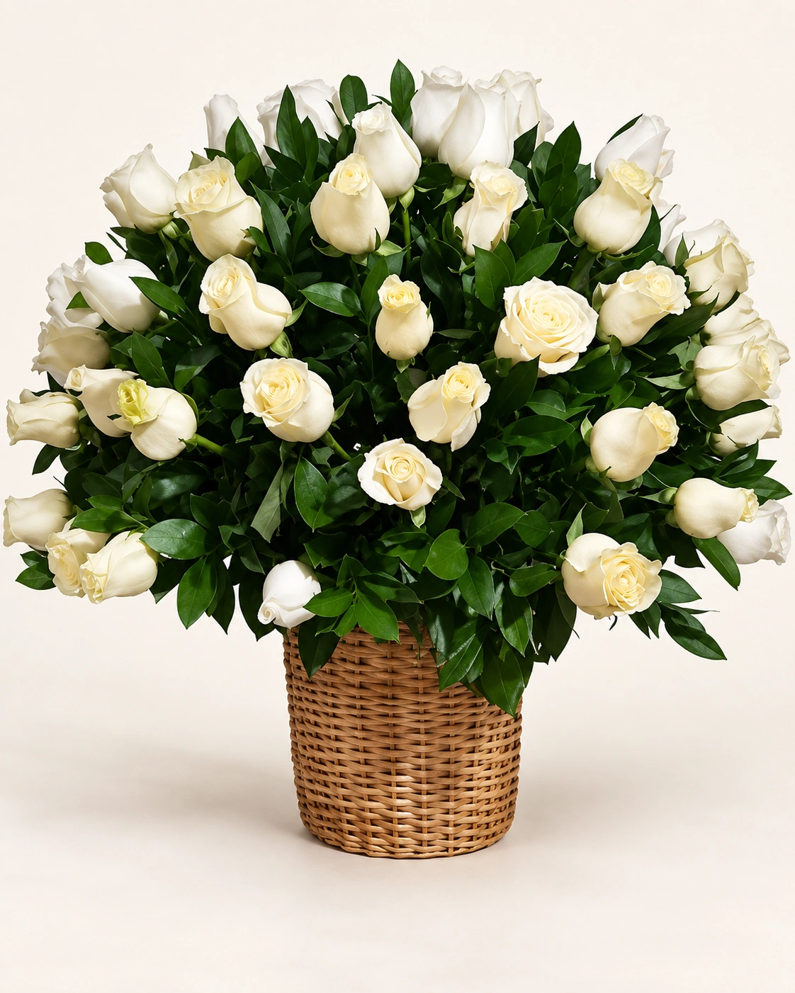 Canasta de Rosas Blancas